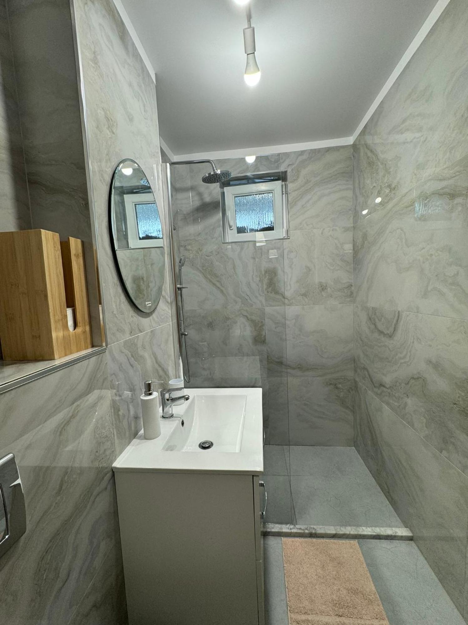 Apartament Central Ramnicu Valcea Bagian luar foto