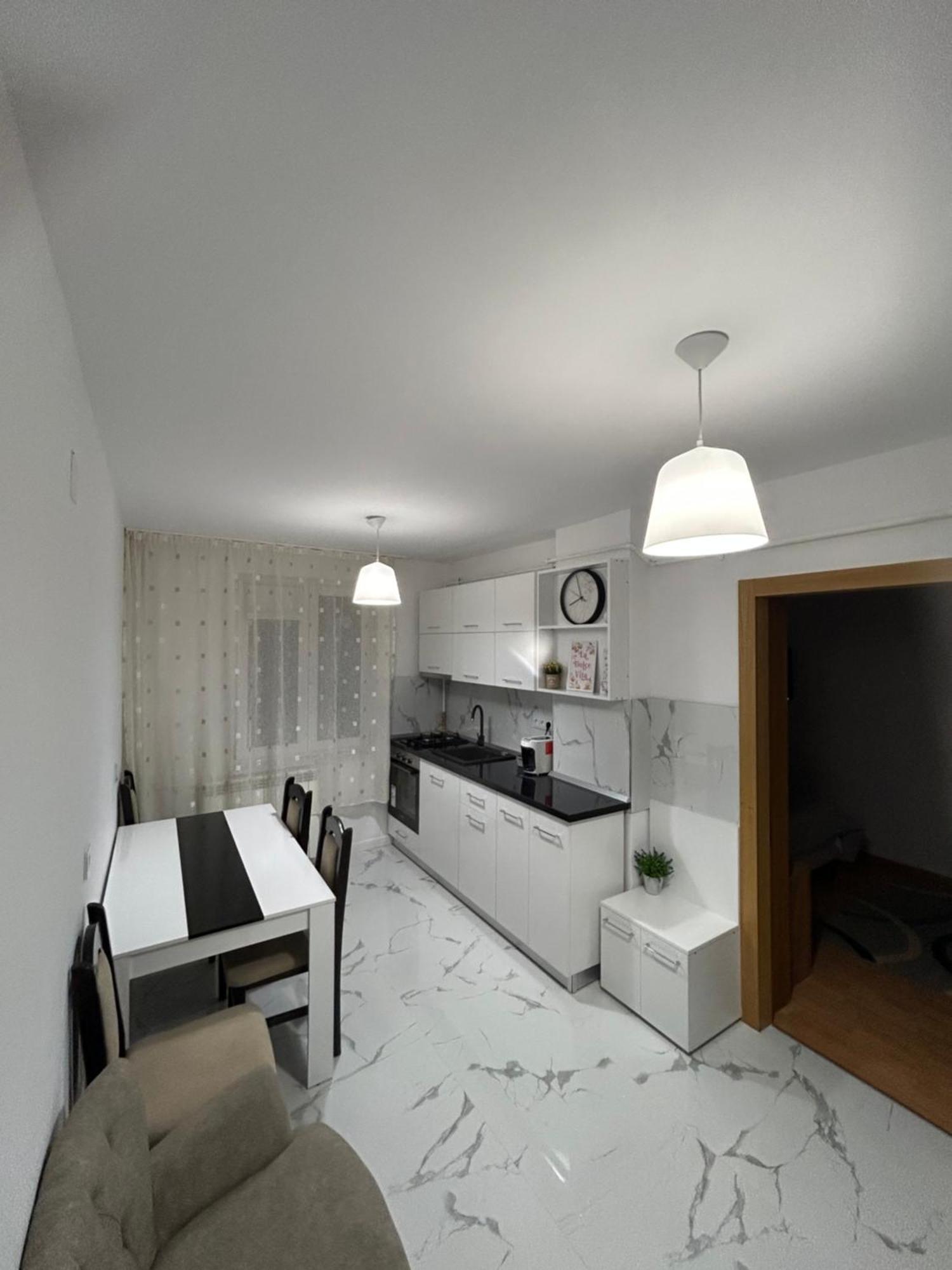 Apartament Central Ramnicu Valcea Bagian luar foto