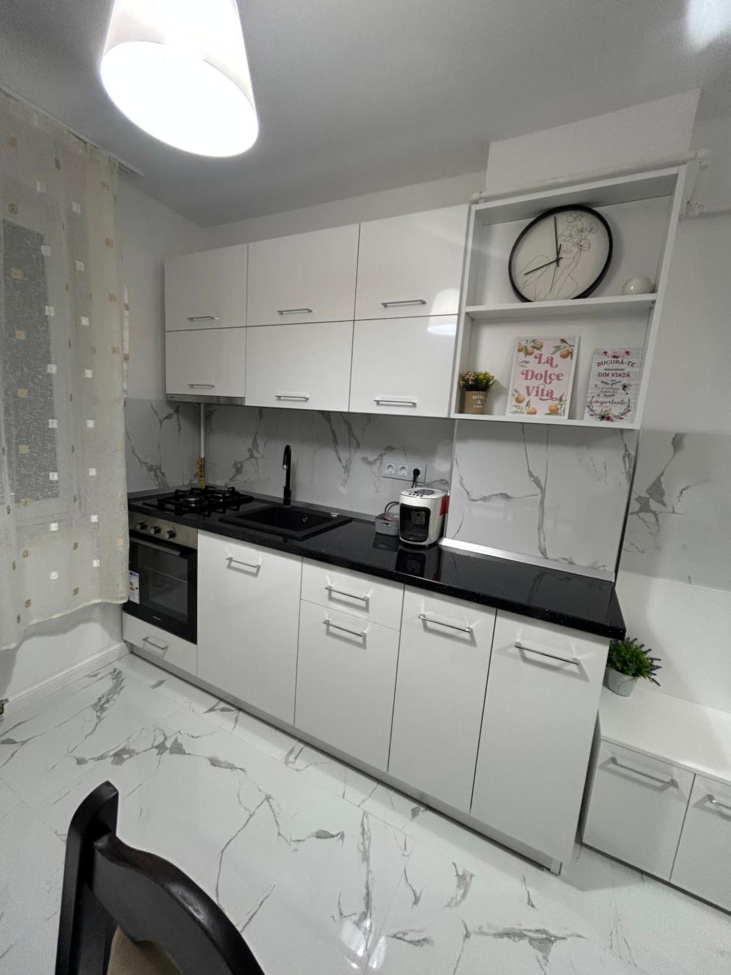 Apartament Central Ramnicu Valcea Bagian luar foto